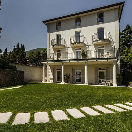 Bella Riva Gardone Riviera